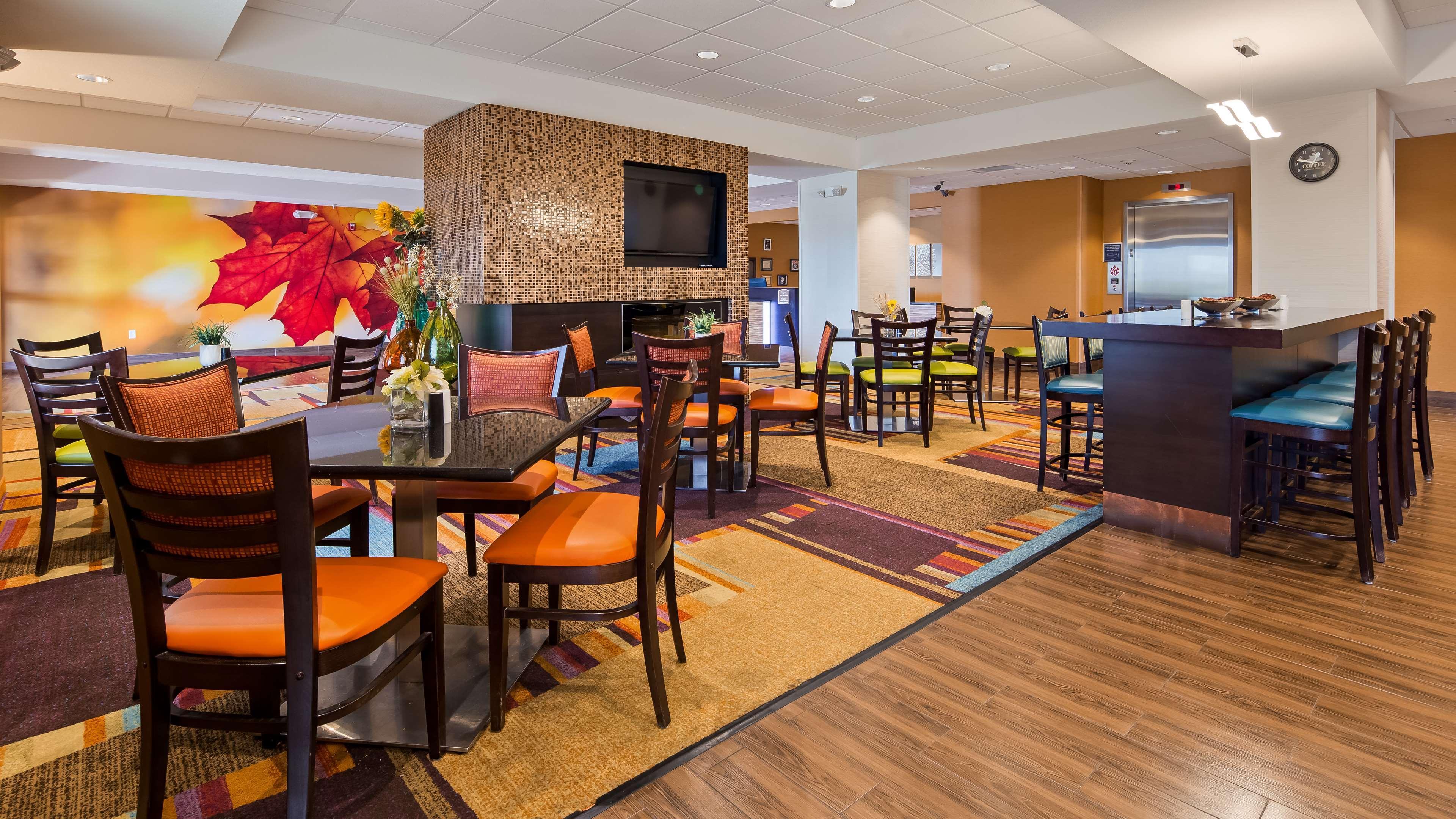 Best Western Plus Hiawatha Hotel מראה חיצוני תמונה